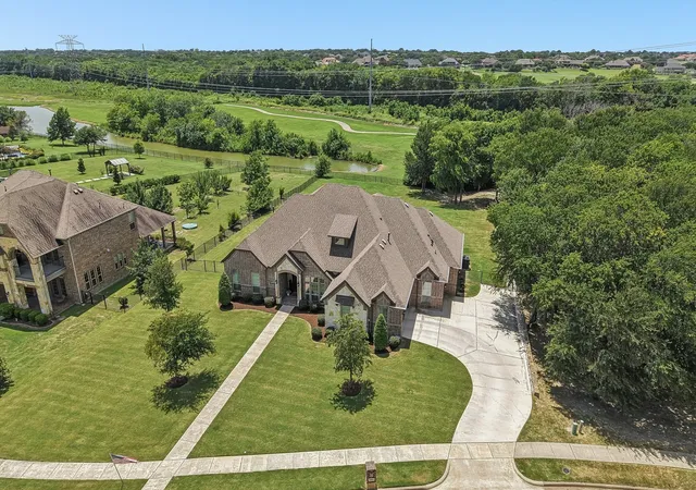 Photo 1 of Single family home for sale at 204 Falcon Point Dr, Heath, TX 75032 | MLS# 21373964 | Listing updated on 2026-09-05