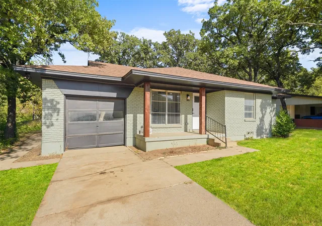 Photo 1 of Single family home for sale at 1905 Jacqueline Dr, Denton, TX 76205 | MLS# 21372840 | Listing updated on 2026-09-01