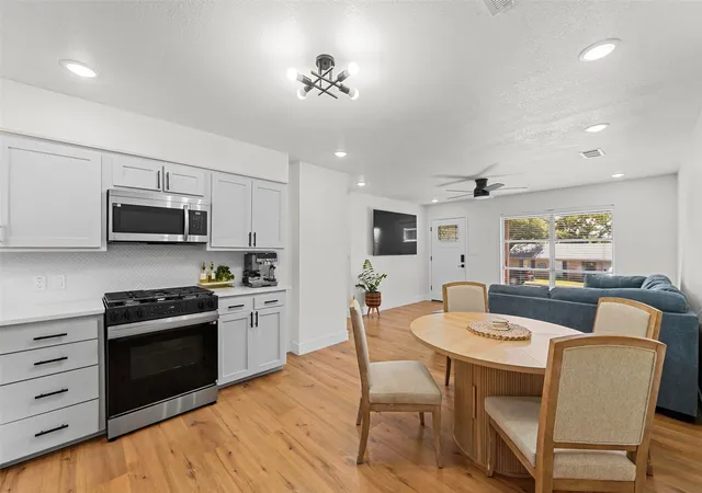 Photo 2 of Single family home for sale at 1905 Jacqueline Dr, Denton, TX 76205 | MLS# 21372840 | Listing updated on 2026-09-01