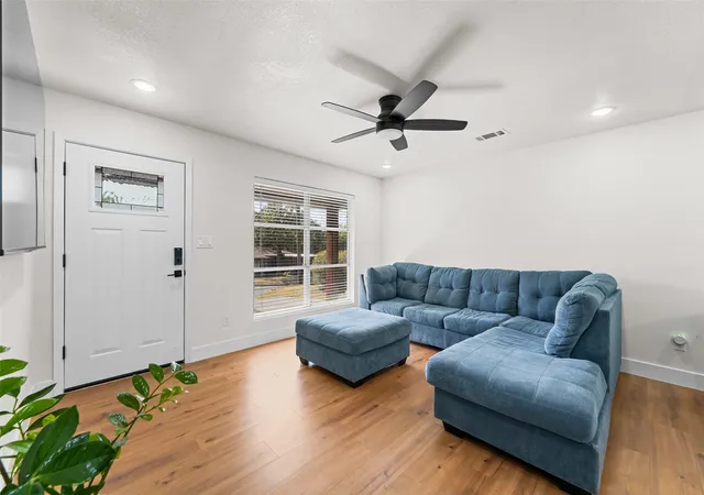 Photo 3 of Single family home for sale at 1905 Jacqueline Dr, Denton, TX 76205 | MLS# 21372840 | Listing updated on 2026-09-01