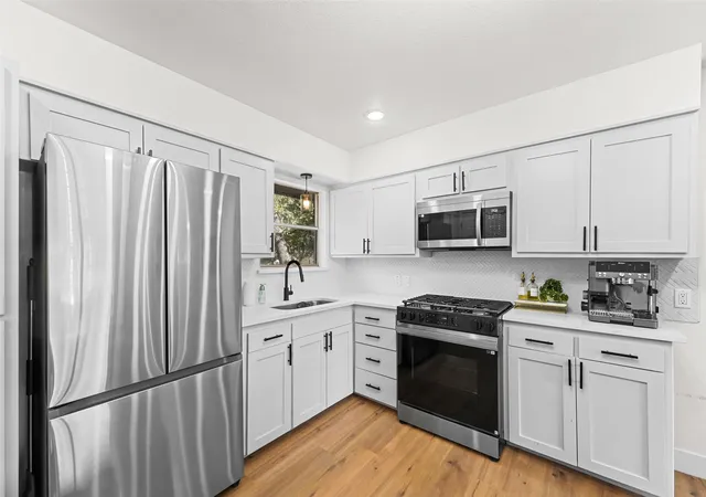 Photo 3 of Single family home for sale at 1905 Jacqueline Dr, Denton, TX 76205 | MLS# 21372840 | Listing updated on 2026-09-01