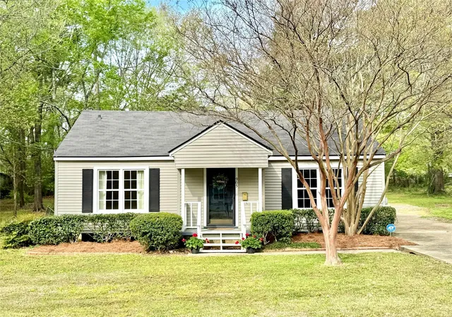 Photo 1 of Sale Pending at 905 Lee St, Benton, LA 71006 | MLS# 21374082 | Listing updated on 2026-08-31