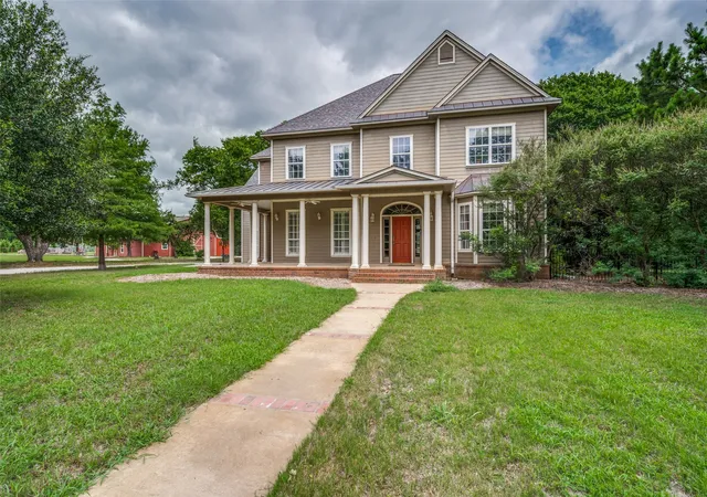 Photo 3 of Single family home for sale at 1833 Dr Sanders Rd, Aubrey, TX 76227 | MLS# 21373892 | Listing updated on 2026-09-01