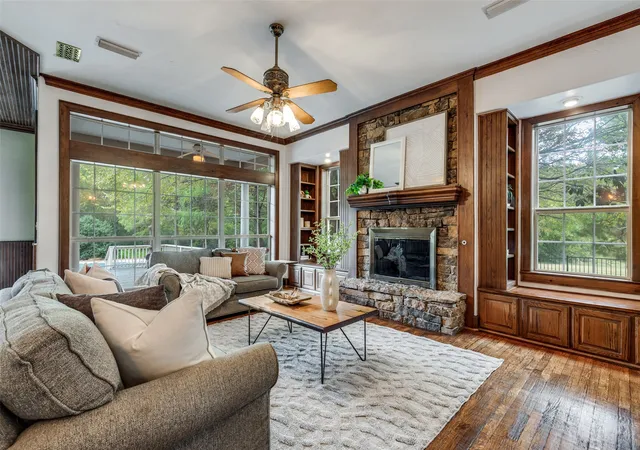 Photo 4 of Single family home for sale at 1833 Dr Sanders Rd, Aubrey, TX 76227 | MLS# 21373892 | Listing updated on 2026-09-01