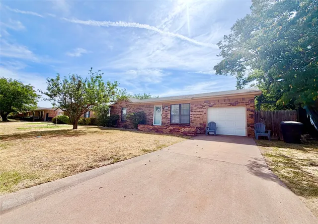 Photo 3 of Single family home for sale at 3742 Trinity Ln, Abilene, TX 79602 | MLS# 21363575 | Listing updated on 2026-09-01