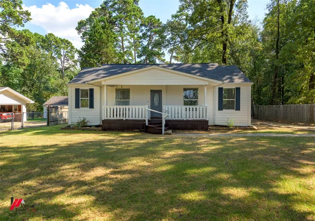 Photo 1 of Single family home for sale at 6239 S Lakeshore Dr, Shreveport, LA 71119 | MLS# 21373728 | Listing updated on 2026-09-22