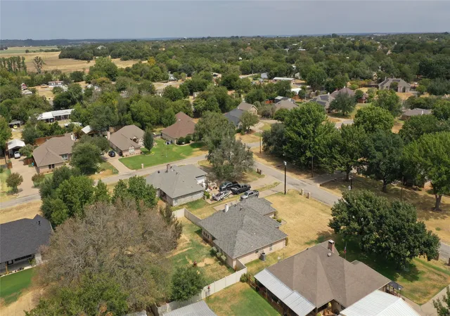 Photo 3 of Single family home for sale at 3904 Santa Cruz St, Granbury, TX 76049 | MLS# 21367157 | Listing updated on 2026-09-01