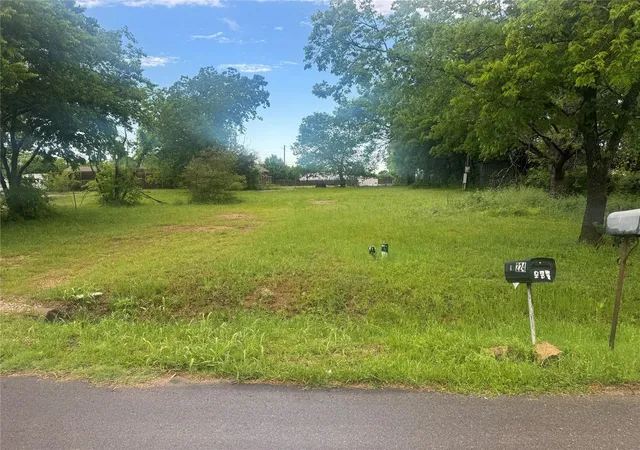 Photo 3 of Land for sale at 224 Carson St, Red Oak, TX 75154 | MLS# 21350265 | Listing updated on 2026-09-01