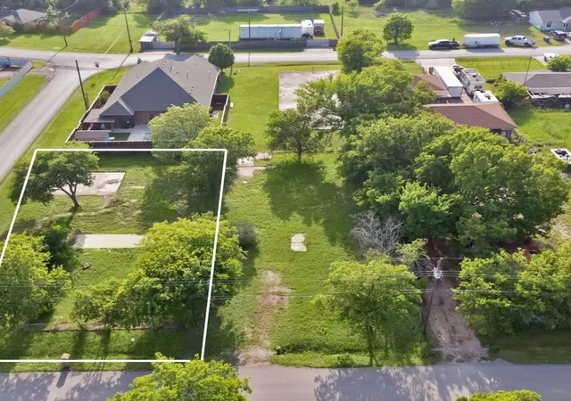 Photo 1 of Land for sale at 226 Carson St, Red Oak, TX 75154 | MLS# 21350264 | Listing updated on 2026-09-01
