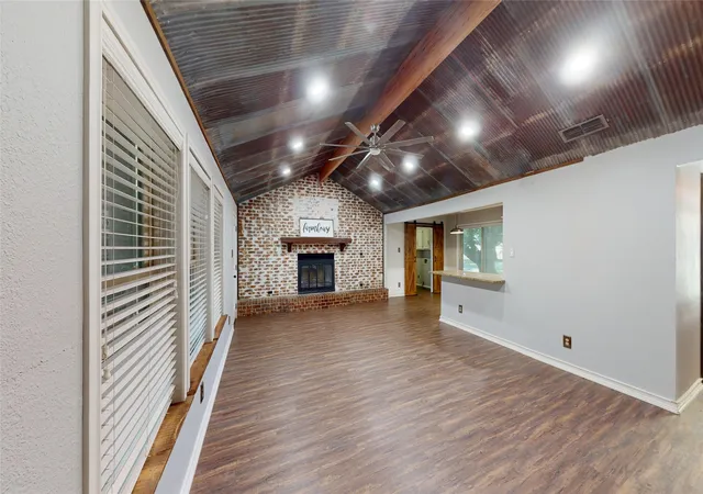 Photo 3 of Single family home for sale at 4270 Sir Lancelot Cir, Midlothian, TX 76065 | MLS# 21374152 | Listing updated on 2026-09-01