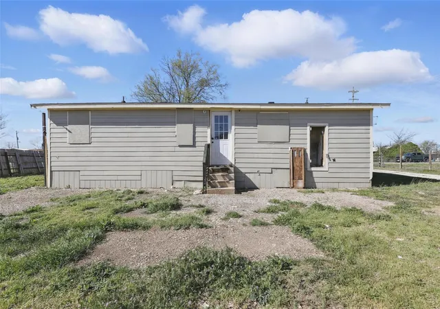 Photo 3 of Manufactured home for sale at 8963 Adams Cir, Cresson, TX 76035 | MLS# 21350280 | Listing updated on 2026-09-01