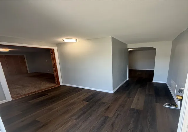 Photo 3 of Single family home for sale at 805 S 3rd Street, Grandview, TX 76050 | MLS# 21373752 | Listing updated on 2026-09-01