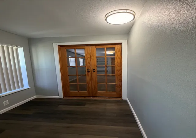 Photo 3 of Single family home for sale at 805 S 3rd Street, Grandview, TX 76050 | MLS# 21373752 | Listing updated on 2026-09-01