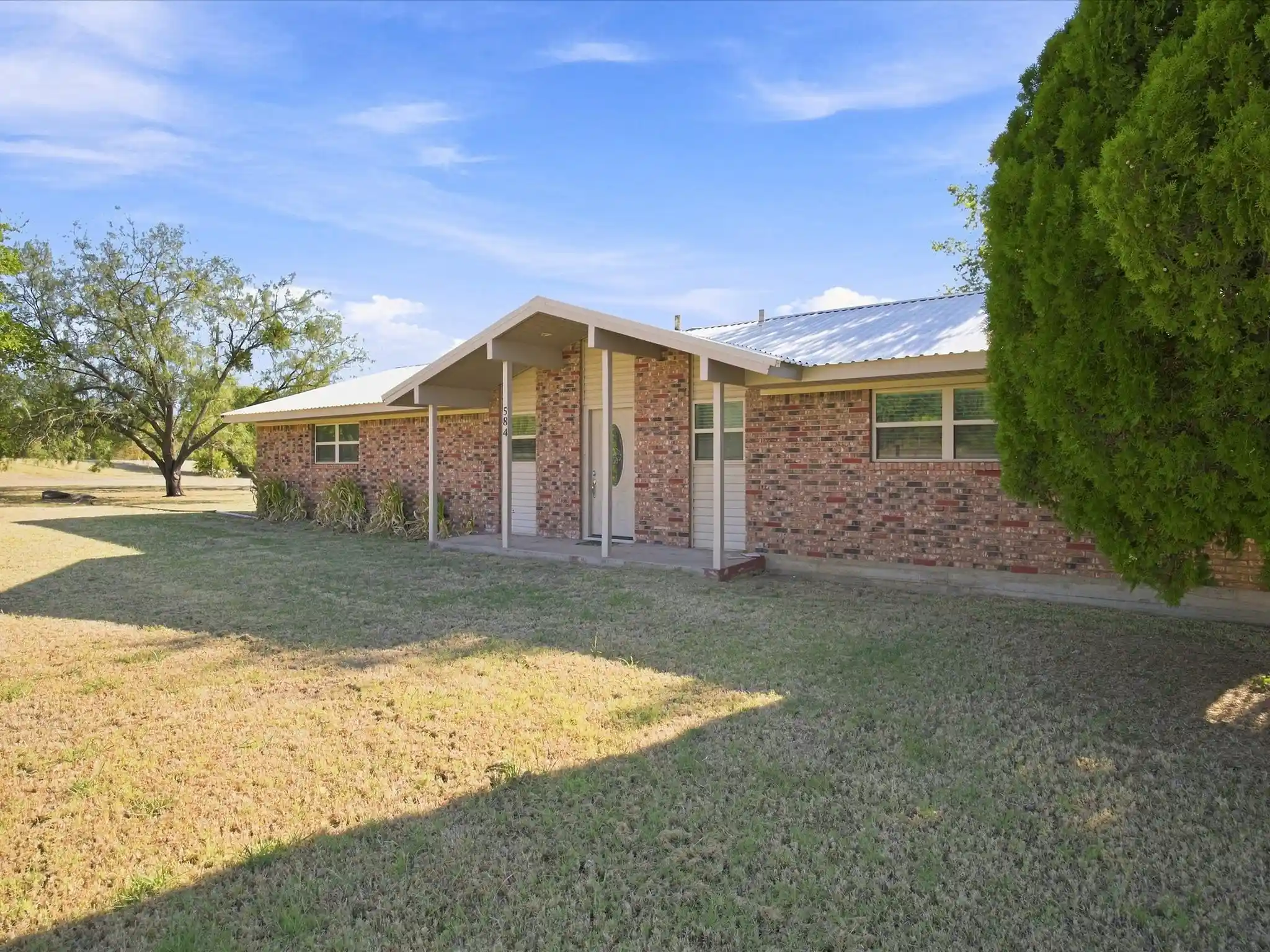 Photo 1 of Single family home for sale at 584 Highway 16 N, Graham, TX 76450 | MLS# 21370748 | Listing updated on 2026-10-27