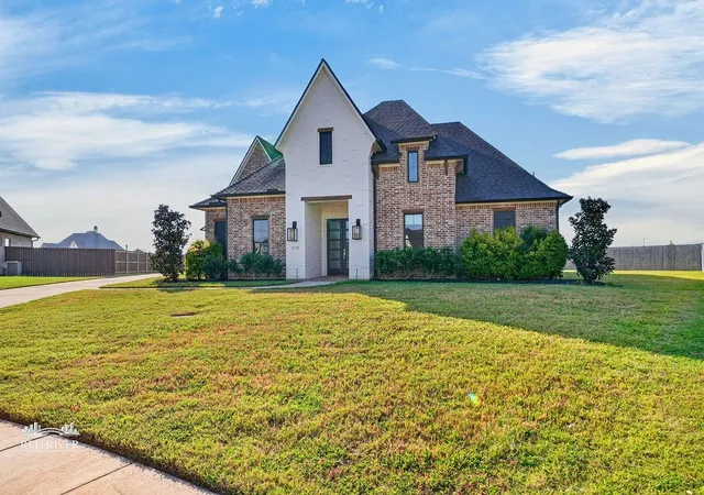Photo 2 of Single family home for sale at 574 Corinth Cir, Bossier City, LA 71111 | MLS# 21356761 | Listing updated on 2026-10-05