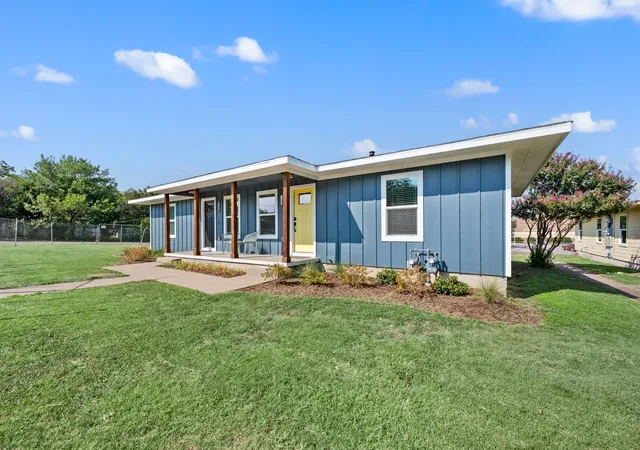Photo 1 of Single family home for sale at 4092 Merida Ave, Fort Worth, TX 76110 | MLS# 21374147 | Listing updated on 2026-09-01