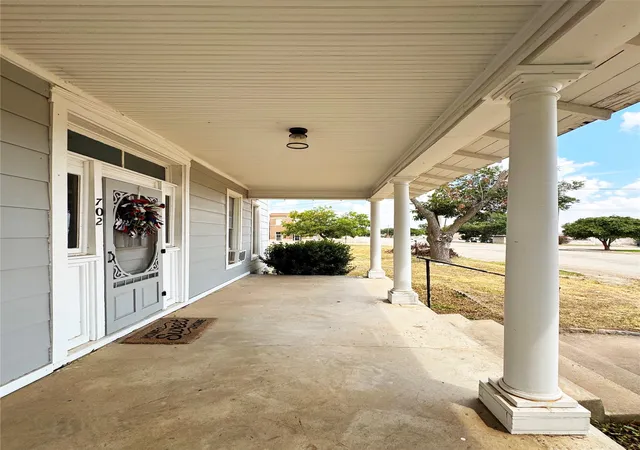 Photo 3 of Single family home for sale at 702 Ave B, Santa Anna, TX 76878 | MLS# 21373954 | Listing updated on 2026-09-01