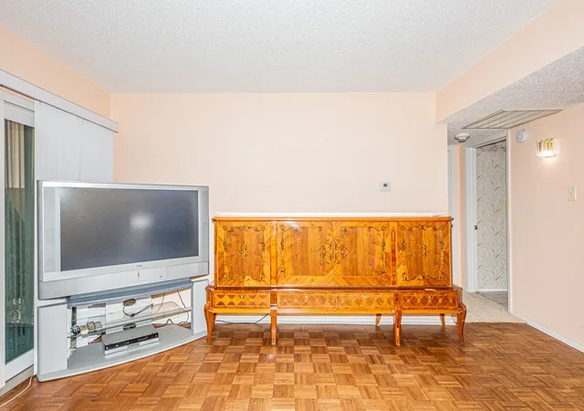 Listing Photo 5 - Condo for sale in building located at 11450 Audelia Rd, Dallas, TX 75243 - Unit #306