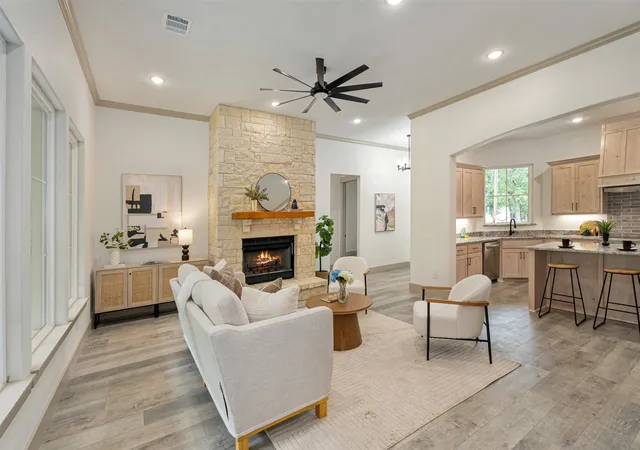 Photo 4 of Single family home for sale at 30 Rainbow Dr, Malakoff, TX 75148 | MLS# 21374390 | Listing updated on 2026-09-01