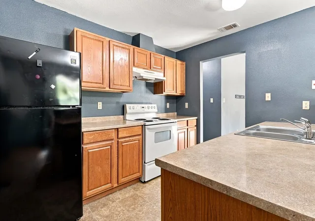 Photo 4 of Single family home for sale at 2335 Bethurum Ave, Dallas, TX 75215 | MLS# 21374372 | Listing updated on 2026-09-01