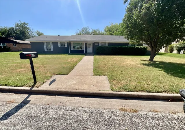 Photo 1 of Single family home for sale at 3008 Arapaho Rd, Commerce, TX 75428 | MLS# 21373720 | Listing updated on 2026-09-01