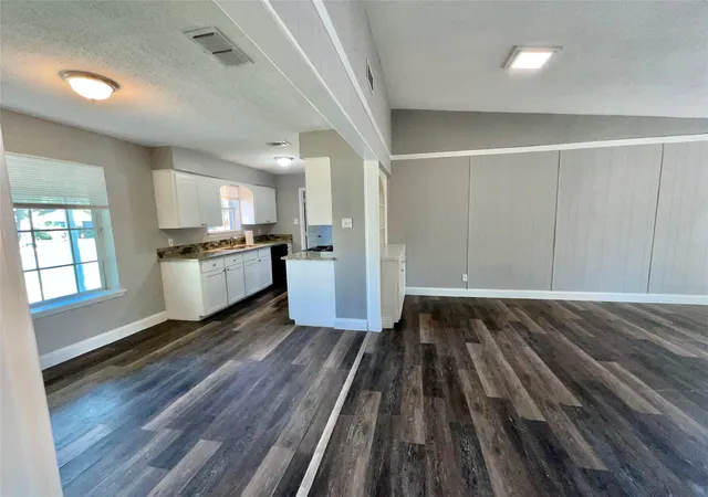 Photo 3 of Single family home for sale at 3008 Arapaho Rd, Commerce, TX 75428 | MLS# 21373720 | Listing updated on 2026-09-01