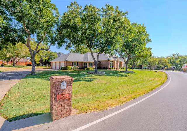 Photo 2 of Single family home for sale at 8931 Brierfield Rd, Granbury, TX 76049 | MLS# 21374214 | Listing updated on 2026-09-01
