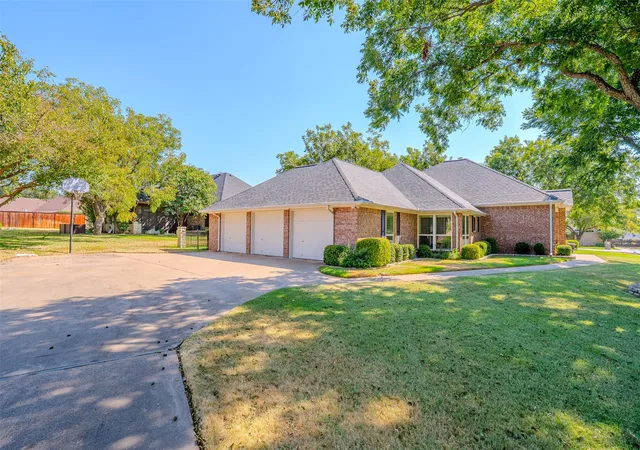 Photo 3 of Single family home for sale at 8931 Brierfield Rd, Granbury, TX 76049 | MLS# 21374214 | Listing updated on 2026-09-01