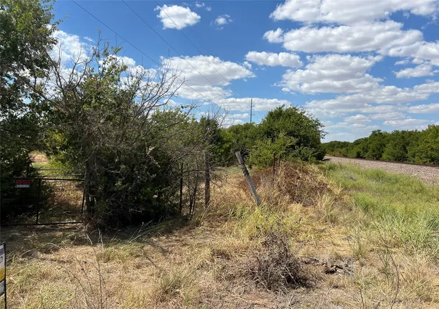 Photo 2 of Land for sale at 383 Pierce Rd, Henrietta, TX 76365 | MLS# 21374429 | Listing updated on 2026-09-01