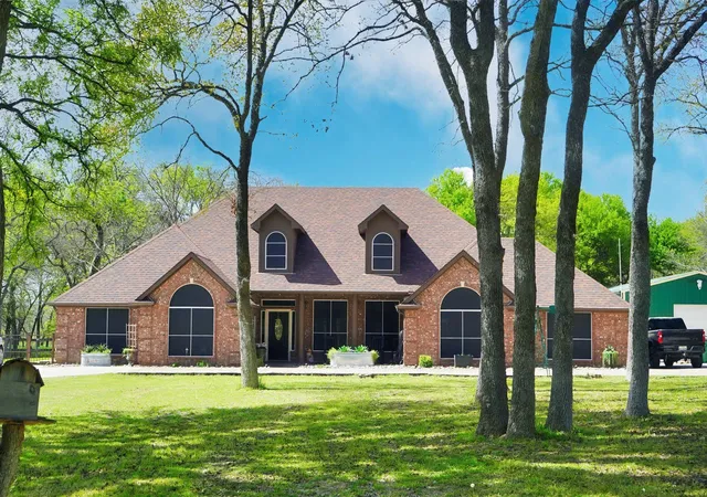 Photo 1 of Single family home for sale at 286 W Ridge St, Decatur, TX 76234 | MLS# 21374438 | Listing updated on 2026-09-01