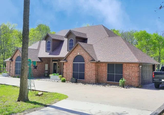 Photo 3 of Single family home for sale at 286 W Ridge St, Decatur, TX 76234 | MLS# 21374438 | Listing updated on 2026-09-01