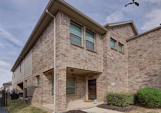 Photo 1 of Single family home for sale at 6717 Windlord Dr, Fort Worth, TX 76179 | MLS# 21373837 | Listing updated on 2026-10-07
