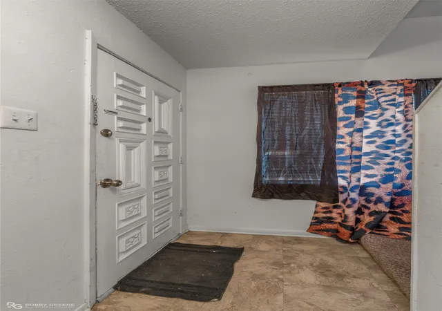 Photo 2 of Townhouse for sale at 748 Highland Sq Dr, Shreveport, LA 71107 | MLS# 21373919 | Listing updated on 2026-09-03