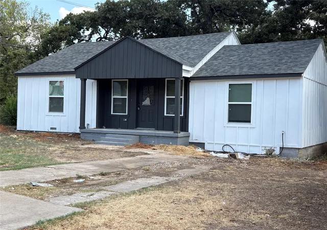 Photo 2 of Single family home for sale at 5536 Greenlee St, Fort Worth, TX 76112 | MLS# 21367228 | Listing updated on 2026-09-01
