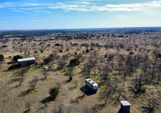 Photo 4 of House for sale at 374 Private Rd 6116, Hamilton, TX 76531 | MLS# 21374006 | Listing updated on 2026-09-01
