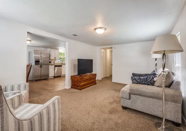 Photo 4 of Single family home for sale at 1205 W Birge St, Sherman, TX 75092 | MLS# 21374481 | Listing updated on 2026-09-01