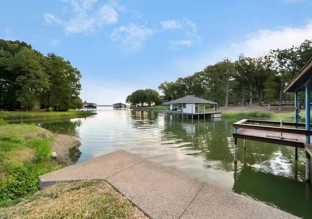 Photo 1 of Single family home for sale at 172 Caddo Trl, Corsicana, TX 75109 | MLS# 21372513 | Listing updated on 2026-10-02