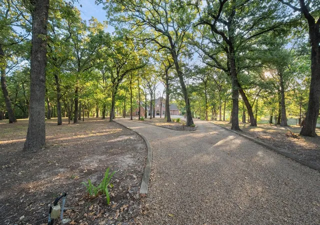 Photo 2 of Single family home for sale at 172 Caddo Trl, Corsicana, TX 75109 | MLS# 21372513 | Listing updated on 2026-10-02