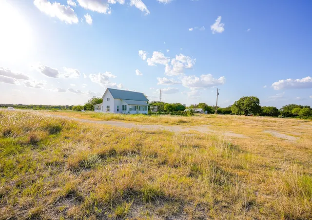 Photo 4 of House for sale at 650 Fm 914, Hico, TX 76457 | MLS# 21367367 | Listing updated on 2026-09-01