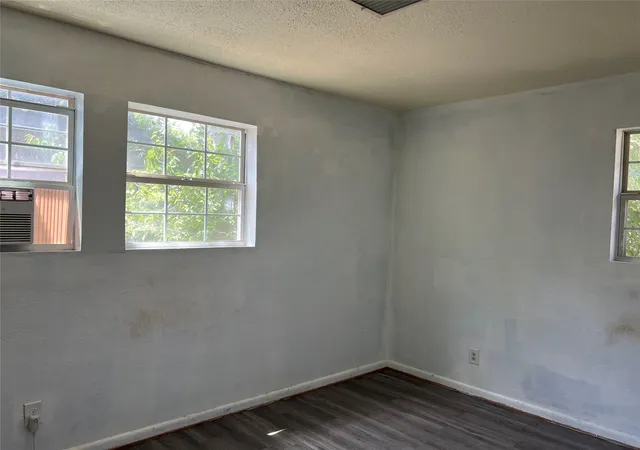 Photo 4 of Single family home for sale at 4306 Barnett Dr, Wichita Falls, TX 76308 | MLS# 21374536 | Listing updated on 2026-09-01