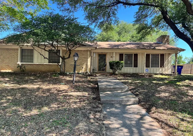 Photo 1 of Single family home for sale at 1413 Alford Dr, Hillsboro, TX 76645 | MLS# 21374538 | Listing updated on 2026-09-01