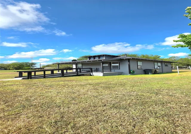 Photo 2 of Single family home for sale at 305 N Eagle St, Weimar, TX 78962 | MLS# 21369648 | Listing updated on 2026-09-30