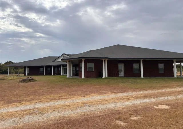 Photo 2 of Single family home for sale at 383 Lcr 476, Mexia, TX 76667 | MLS# 21370567 | Listing updated on 2026-09-01