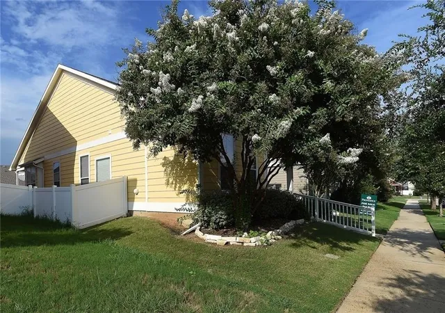 Photo 3 of Single family home for sale at 9109 Nathaniel Dr, Aubrey, TX 76227 | MLS# 21374596 | Listing updated on 2026-09-30