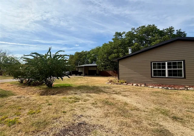 Photo 3 of Single family home for sale at 100 Nell Ln, Yantis, TX 75497 | MLS# 21371528 | Listing updated on 2026-09-20