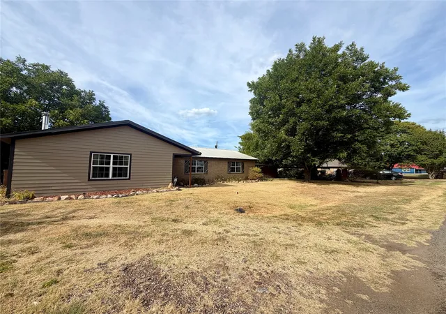 Photo 3 of Single family home for sale at 100 Nell Ln, Yantis, TX 75497 | MLS# 21371528 | Listing updated on 2026-09-20