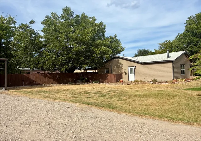 Photo 4 of Single family home for sale at 100 Nell Ln, Yantis, TX 75497 | MLS# 21371528 | Listing updated on 2026-09-20