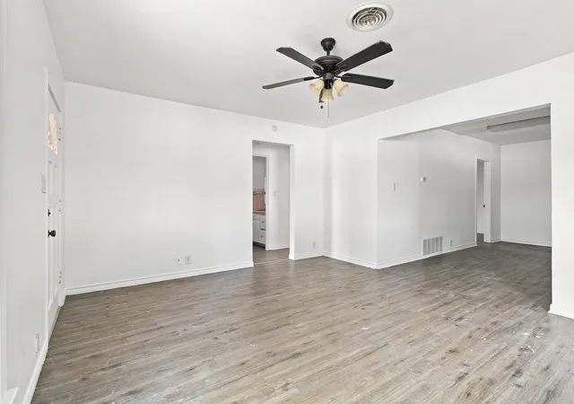 Photo 4 of Single family home for sale at 1031 Ritchey St, Gainesville, TX 76240 | MLS# 21374643 | Listing updated on 2026-10-05