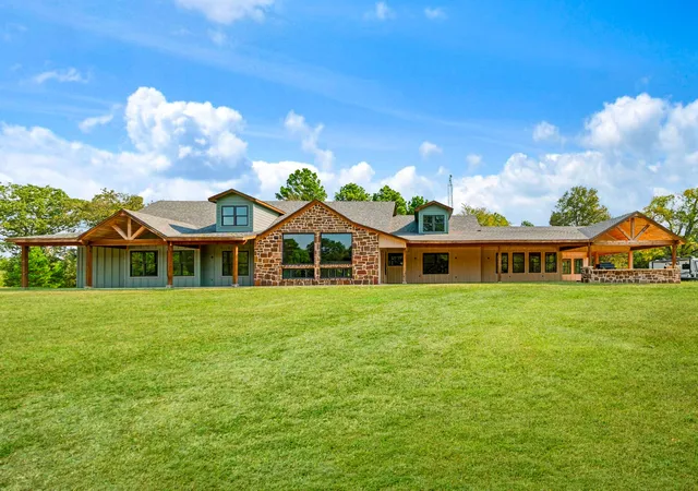 Photo 1 of Single family home for sale at 3689 Farm Rd 1499, Paris, TX 75460 | MLS# 21371766 | Listing updated on 2026-09-21