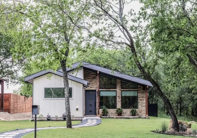 Photo 1 of Single family home for sale at 802 Stevens St, Bridgeport, TX 76426 | MLS# 21374676 | Listing updated on 2026-09-02